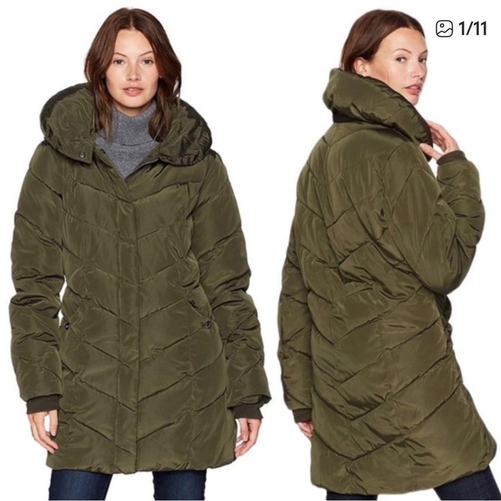Steve Madden women's olive green chevron quilted puffer jacket. NWT